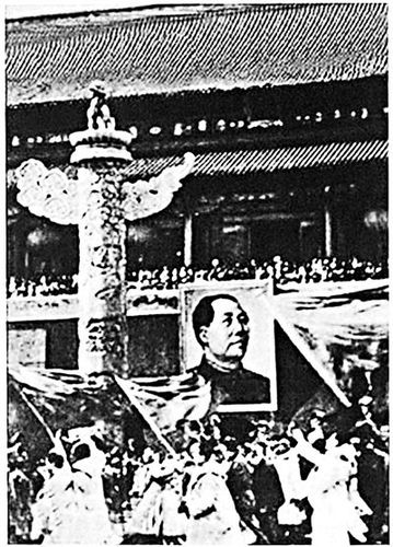 　第四幅畫像懸掛時(shí)間：1950年“五一”國際勞動(dòng)節(jié) 主筆：辛莽