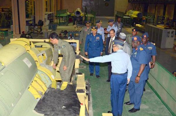 資料圖：巴基斯坦邀外軍參觀“梟龍”戰(zhàn)機(jī)生產(chǎn)線