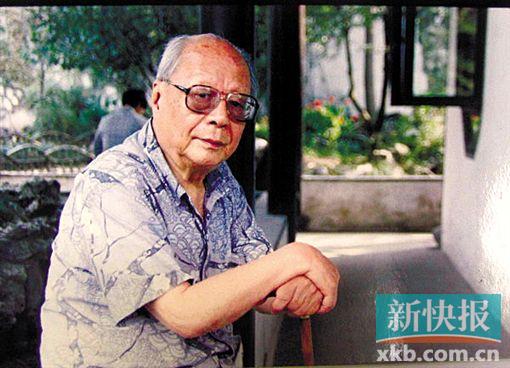 簡(jiǎn)介 王季遷(1907-2003) 又名王己千。由于嫌“季遷”筆劃太多,改為“己千”,取“人十之,己千之”之意。他稱:“別人學(xué)十次就會(huì)的東西,我要學(xué)一千次,因我的天分沒(méi)有別人高”。1907年生于蘇州,早年師從收藏家兼畫(huà)家吳湖帆,晚年定居美國(guó)。他的藏品涵蓋宋、元、明、清歷代珍品。晚年,王季遷將大量藏畫(huà)賣給美國(guó)紐約大都會(huì)博物館,由此毀譽(yù)不一。