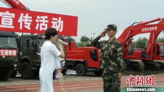 抗洪公益歌曲《又見(jiàn)到你》主創(chuàng)團(tuán)隊(duì)走進(jìn)抗洪部隊(duì)