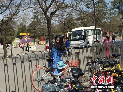 越來越多的用戶開始使用共享單車。<a target='_blank' href='http://www.chinanews.com/' >中新網(wǎng)</a> 吳濤 攝