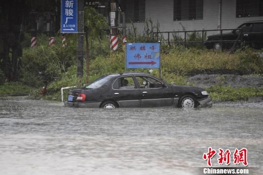 臺(tái)風(fēng)“苗柏”致廣東多地水浸雨水倒灌進(jìn)車站