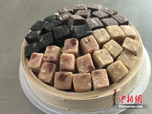 制作元宵時(shí)使用的餡料。<a target='_blank' href='http://www.chinanews.com/' >中新網(wǎng)</a> 吳濤 攝