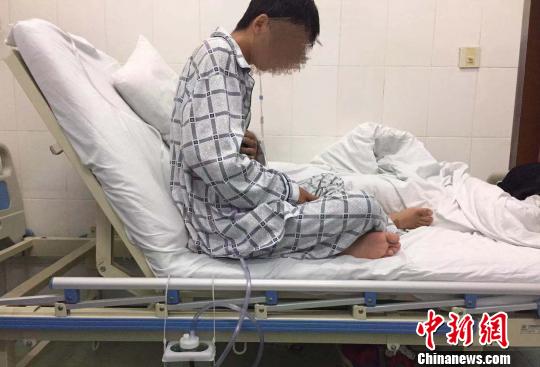 身材太瘦太高湖南23歲男子伸個(gè)懶腰突發(fā)氣胸