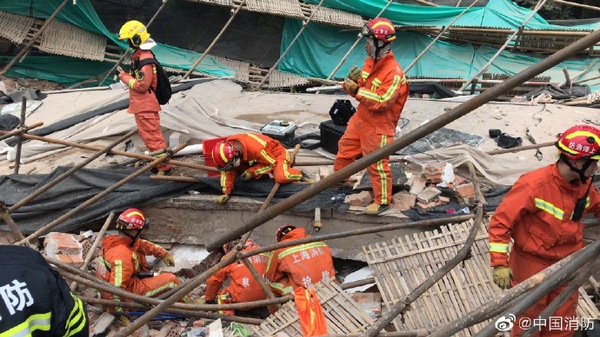 上海建筑倒塌事故：救出11人 救援還在緊張進(jìn)行中