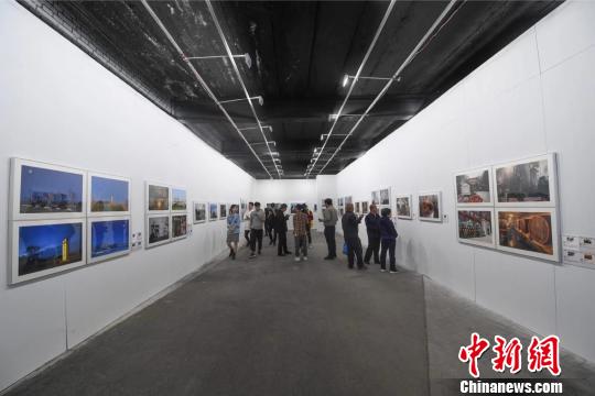 百余幅照片亮相平遙記錄新中國70年工業(yè)發(fā)展