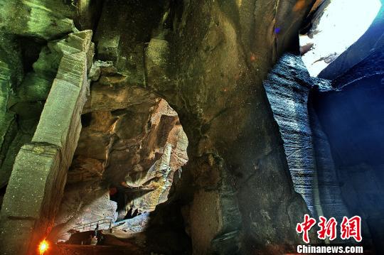 距今3000年至6000年前西樵山采石場遺址曾是珠江三角洲最重要的石器制造場。通訊員 供圖