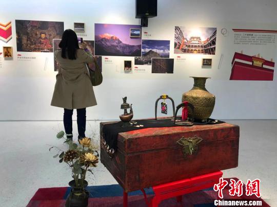 西藏薩迦精品首次來(lái)滬展出脫貧攻堅(jiān)不忘“藏藝匠心”